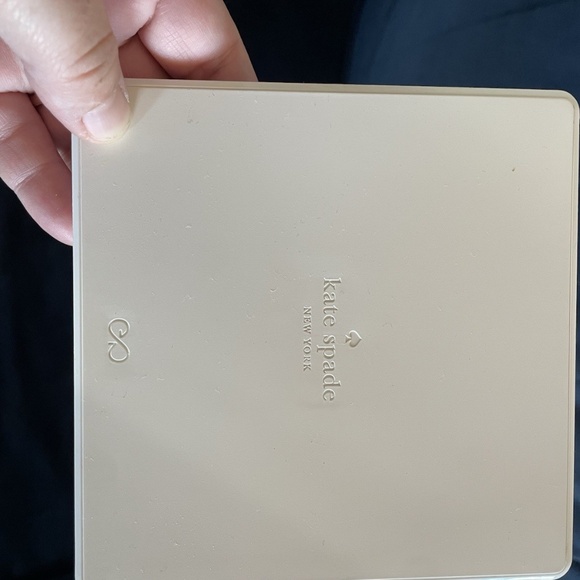 Kate Spade Just Charge It Wristlet Black /White Charging Pad/chargercord Include - Picture 4 of 9